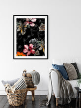 Load image into Gallery viewer, Flower Tossed 001